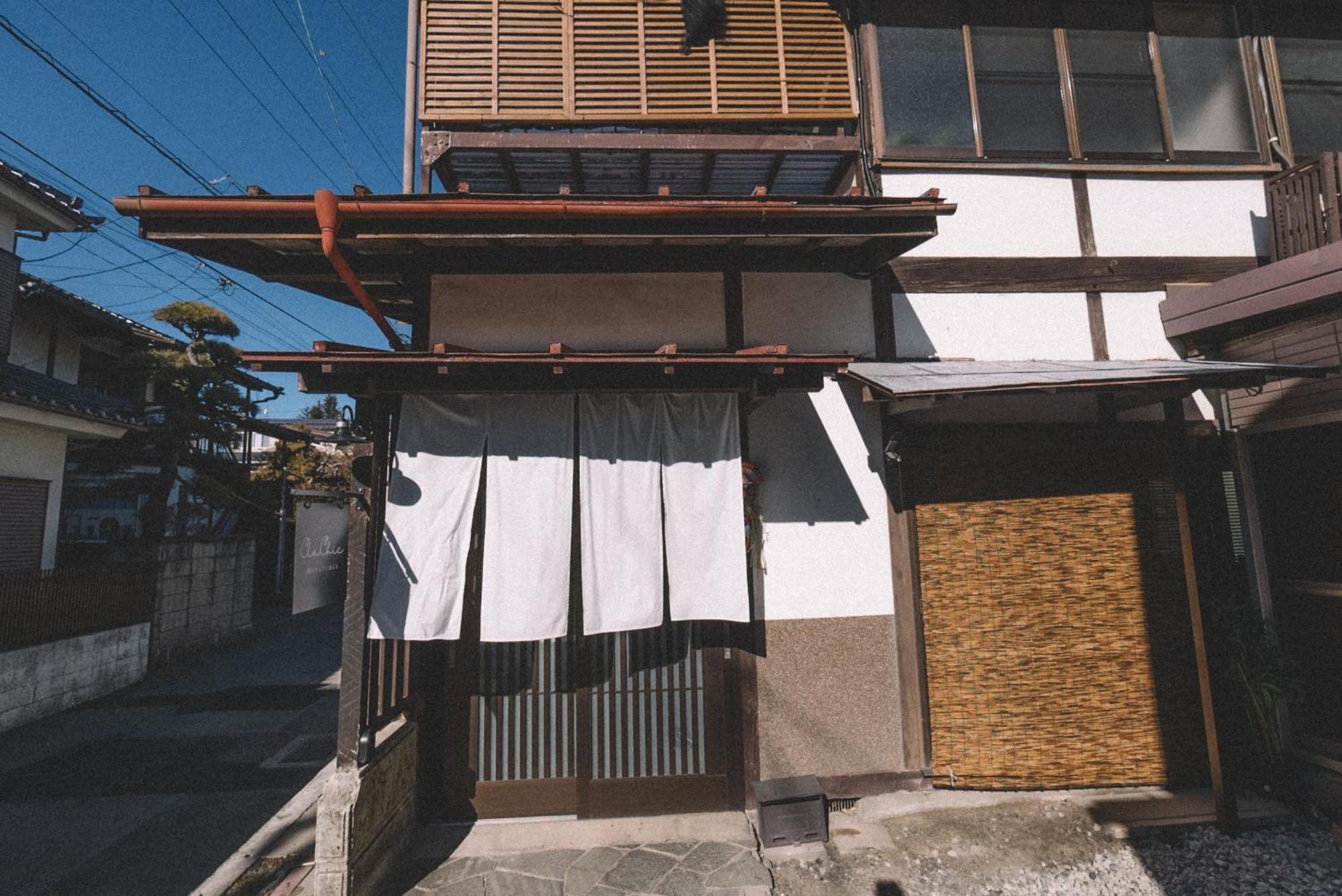 松本市の一棟貸し切りできる古民家 Екстер'єр фото